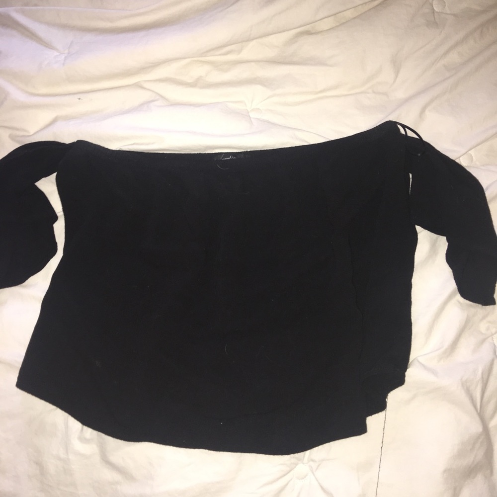 A off the shoulder black crop top